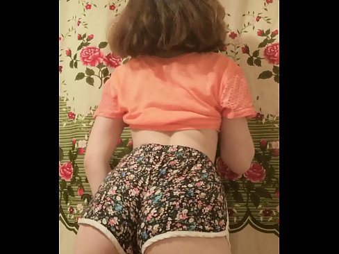 ❤️ Mozo sexy quitándose os calzóns ante a cámara ️❌ Putas en nós ️❤