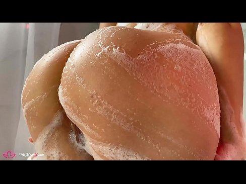 ❤️ Morena masturba o coño cun vibrador ata un orgasmo intenso na ducha ️❌ Putas en nós ️❤